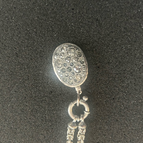 Chic Silver Chain Necklace - Picture 2 of 3